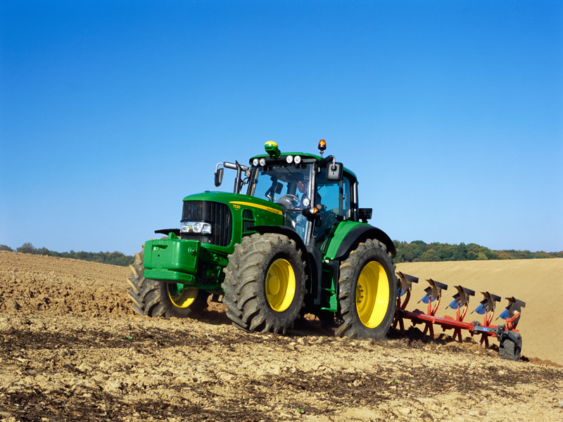 Агропартс: купити трактор Джон Дир 7830 чи Ламборігі R7 досвід фермерів Росії